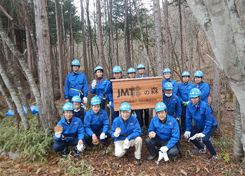多摩川上流域に位置する「JMTの森」